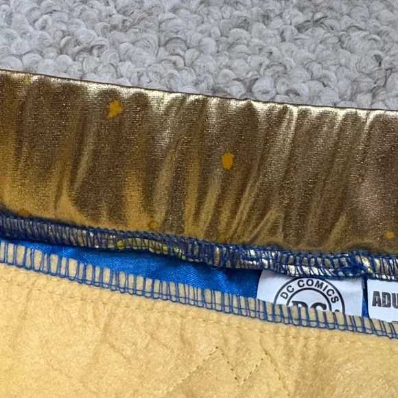 Wonder Woman skirt - Picture 9 of 10